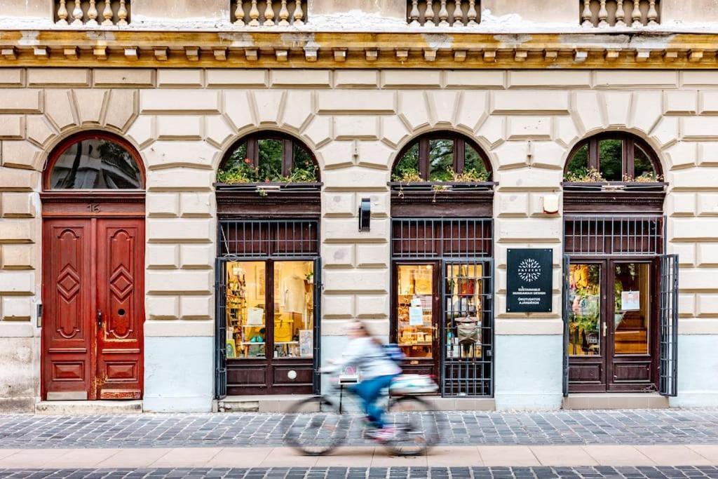 Orangehomes Luxury Apartment Next To Gellert Hill Budapest Exterior photo